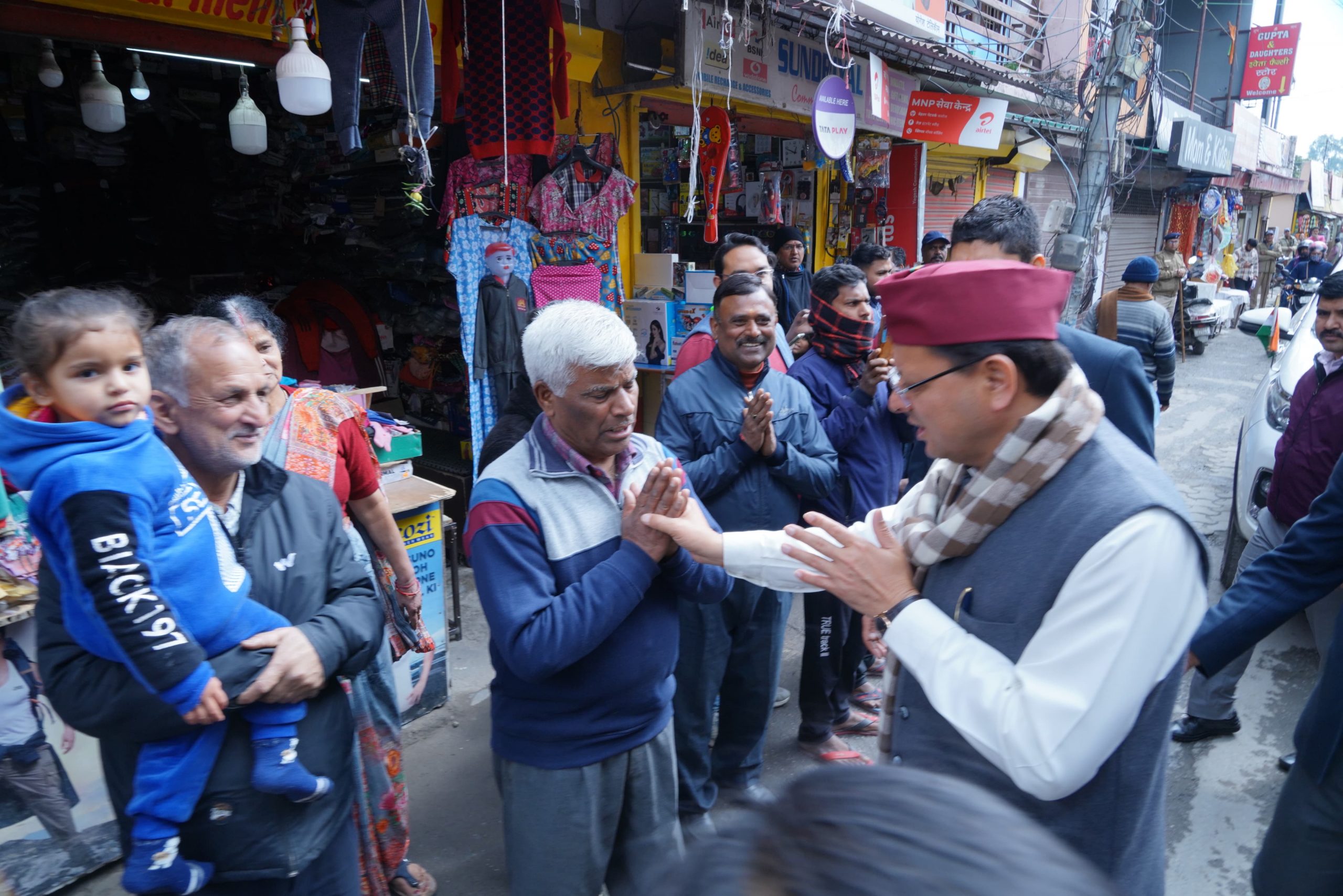 CM Dhami in dakra bazaar