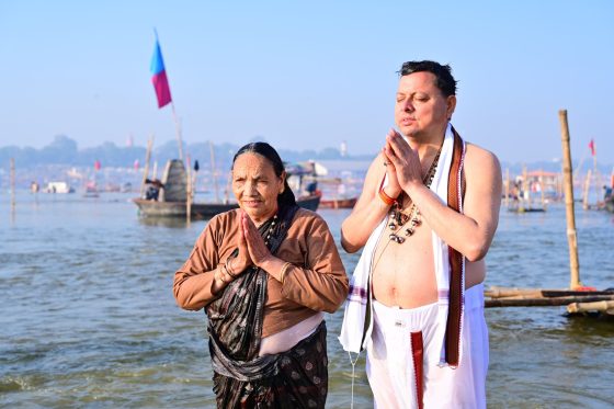 CM Pushkar Singh Dhami along with his mother took dip in Mahakumbh Prayagraj