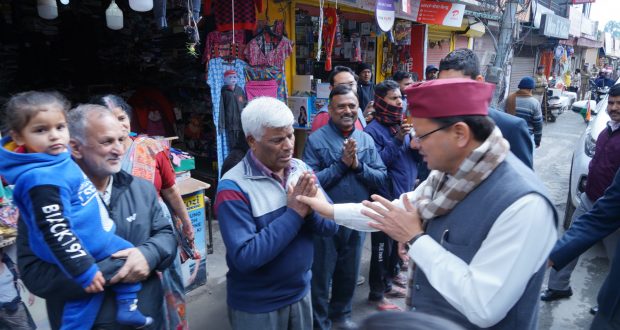 CM Dhami in dakra bazaar