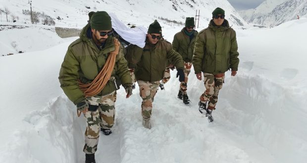 Workers being rescued from Avalanche site in Chamoli