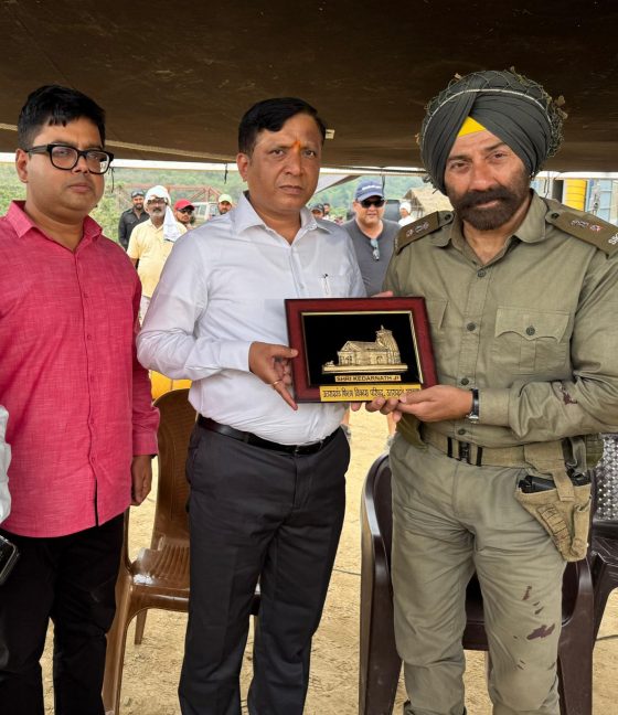 DG DIPR Banshidhar Tiwari with Actor Sunny Deol in Dehradun