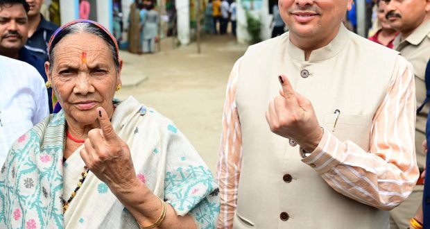 CM Dhami along with his mother cast their vote in Khatima for Panchayat election