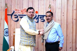 CM felicitating CSO Rakesh Deoli on his retirement