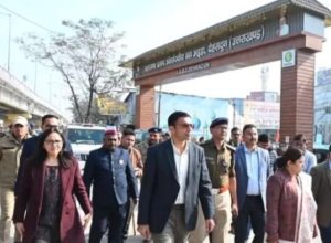 Dehradun DM Savin Bansal surprise visit at ISBT